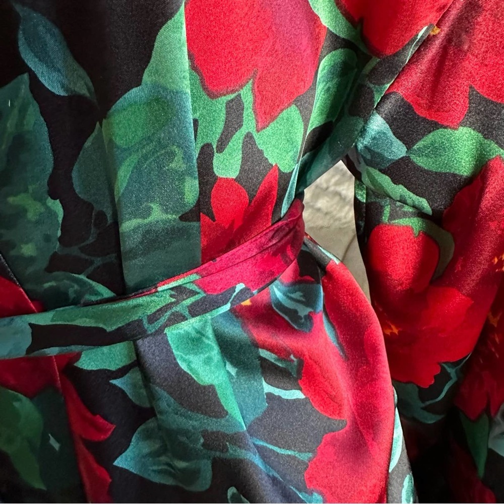 Victoria’s Secret Red Green Floral Gold Label Kimono Robe - Picture 9 of 9
